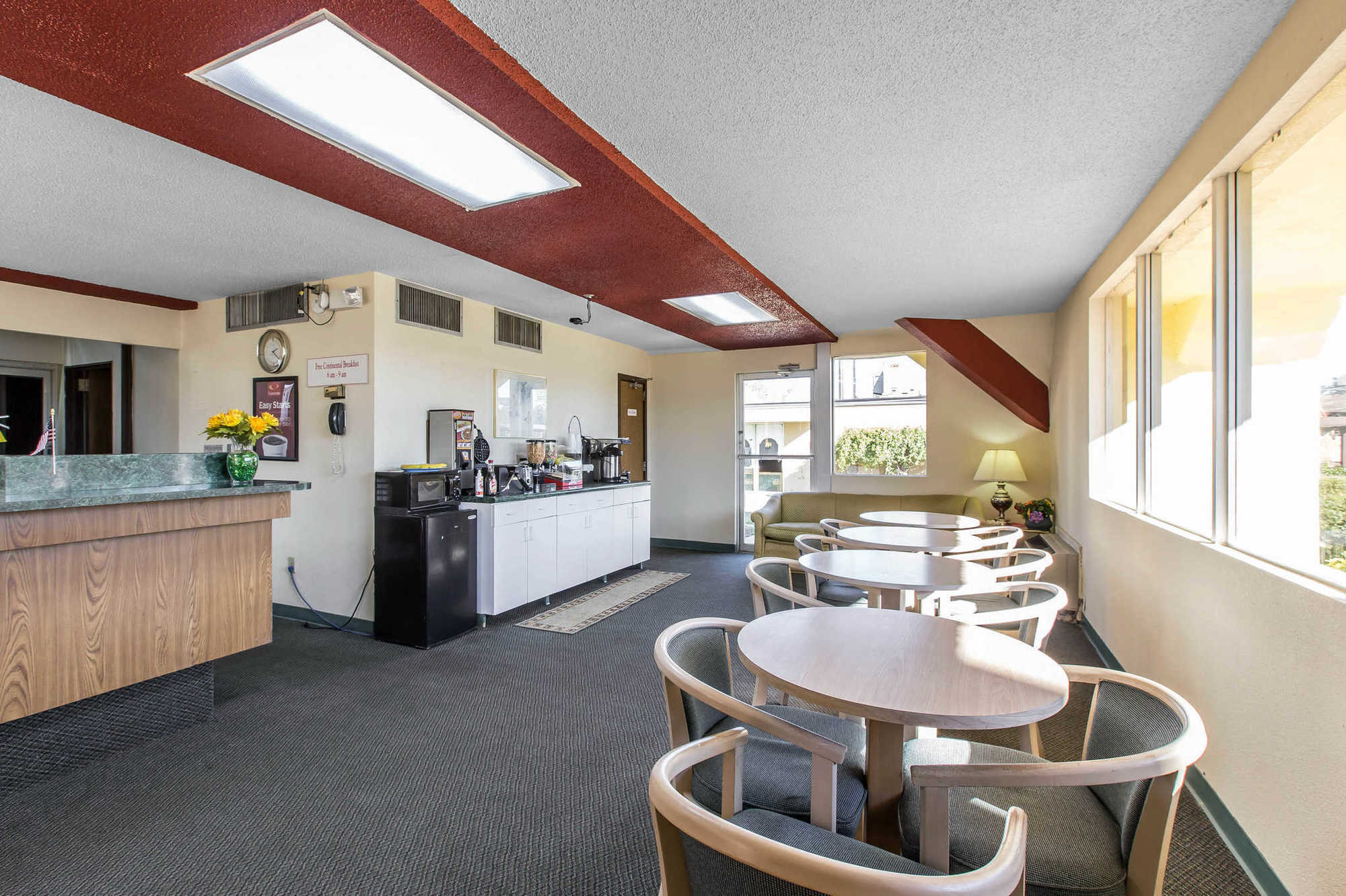 Travelodge By Wyndham Forsyth Einrichtungen foto
